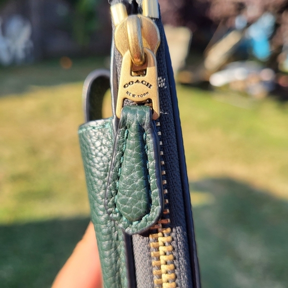 Coach Forest Green Leather Phone Case Wallet Fits iPhones - Picture 7 of 10